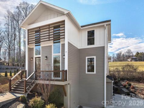 7 Copper Mill Court Candler NC 28715