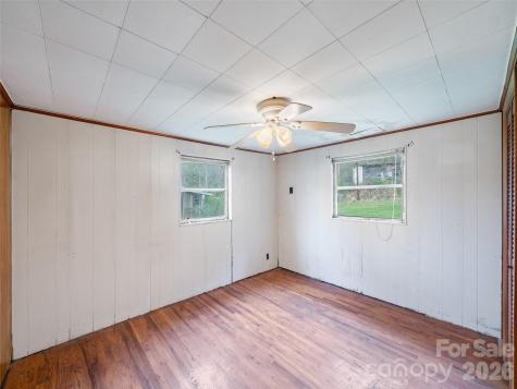 2432 Grapevine Road Marshall NC 28753