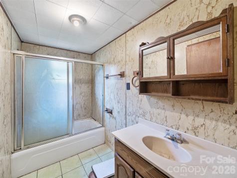 2432 Grapevine Road Marshall NC 28753