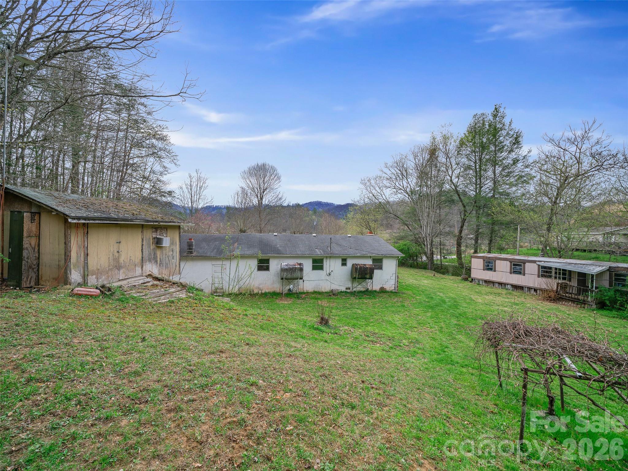 2432 Grapevine Road Marshall NC 28753