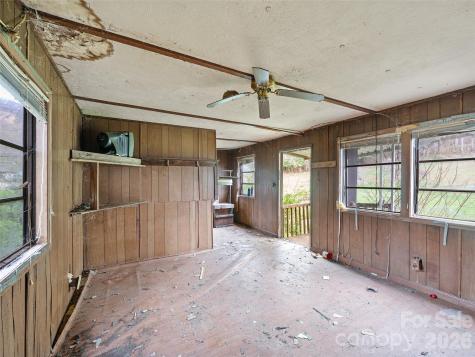 2432 Grapevine Road Marshall NC 28753