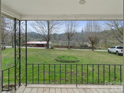 2432 Grapevine Road Marshall NC 28753