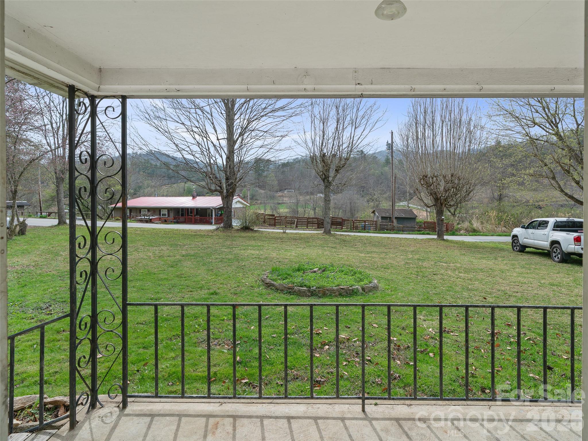 2432 Grapevine Road Marshall NC 28753