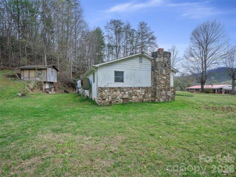 2432 Grapevine Road Marshall NC 28753