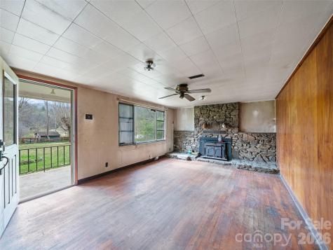 2432 Grapevine Road Marshall NC 28753