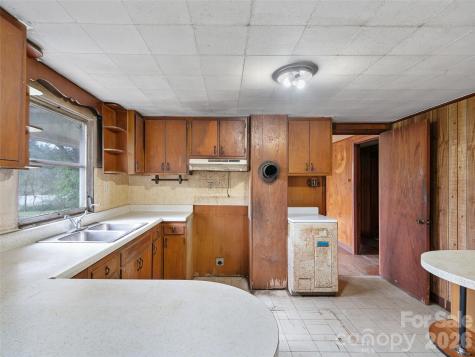 2432 Grapevine Road Marshall NC 28753