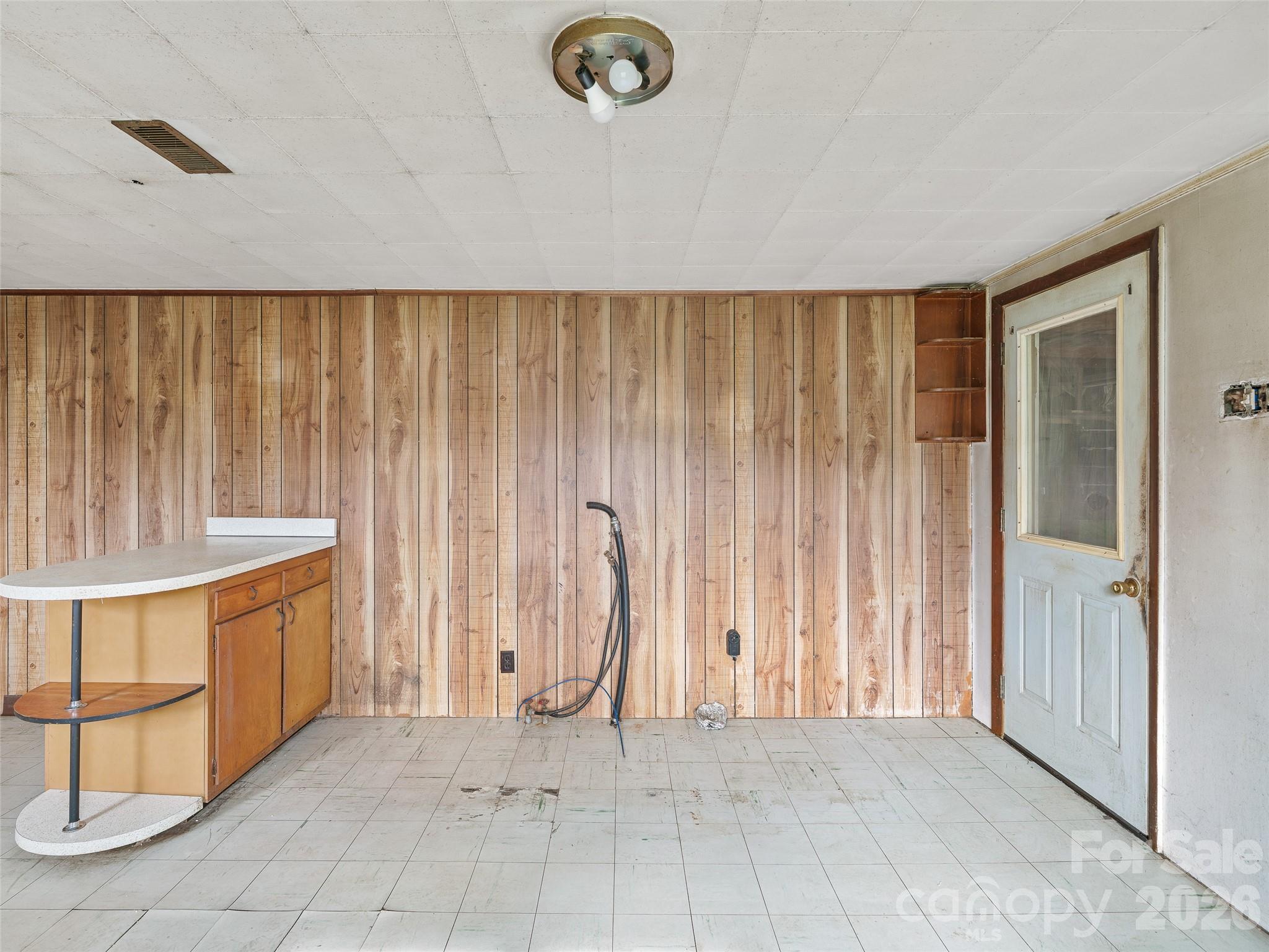2432 Grapevine Road Marshall NC 28753