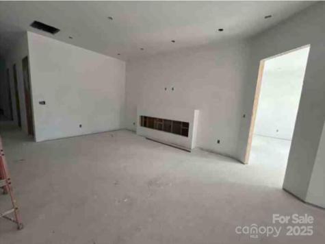 8038 Pawtuckett Road Charlotte NC 28214