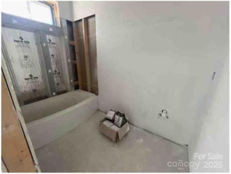 8038 Pawtuckett Road Charlotte NC 28214