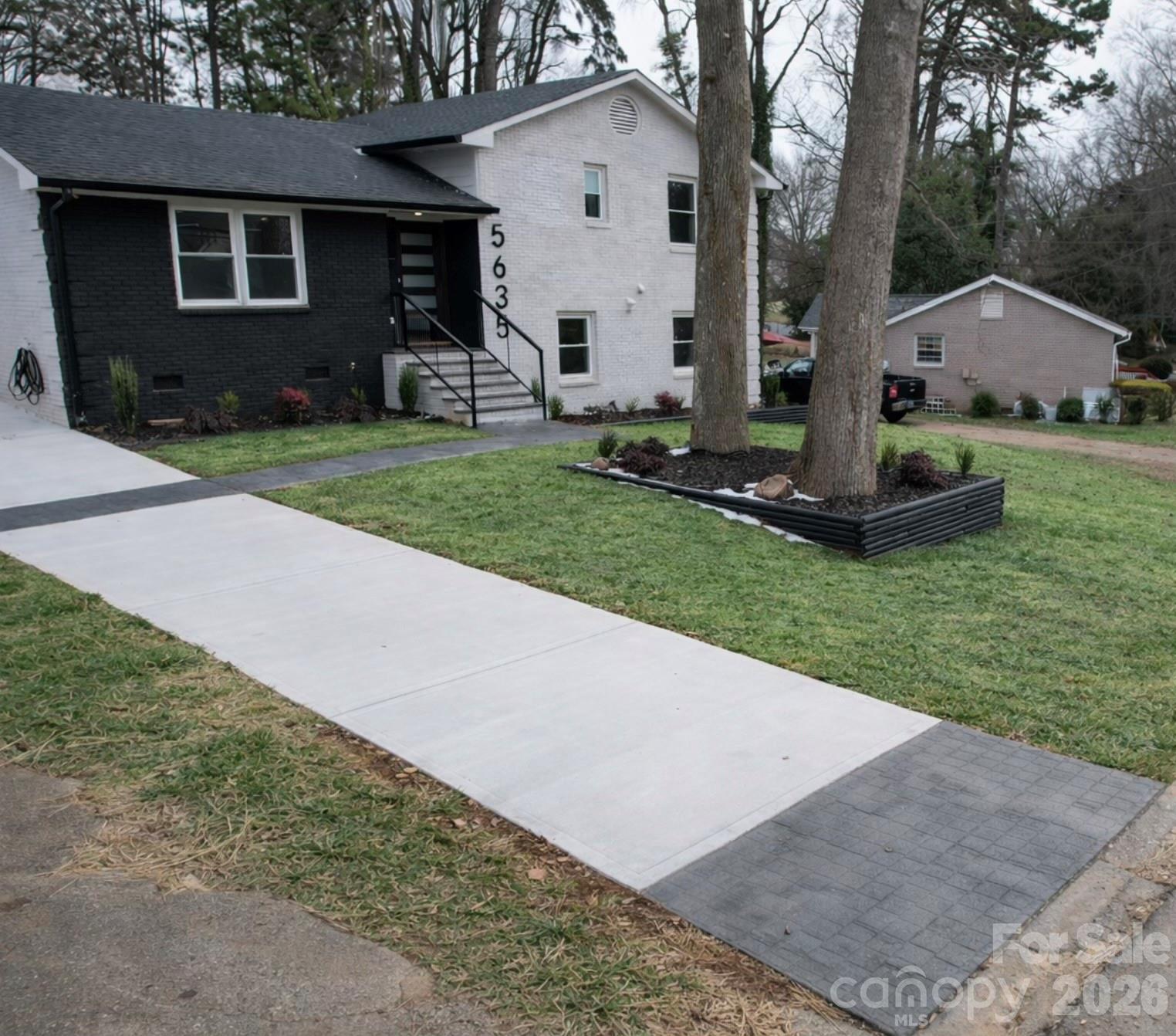 5635 Ruth Drive Charlotte NC 28215