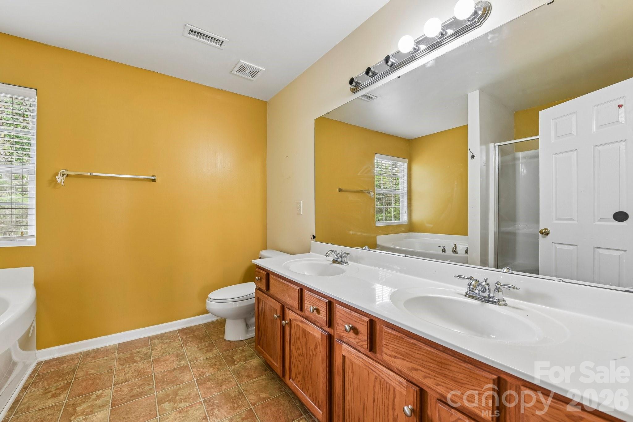 8718 Buttonwood Court Charlotte NC 28215