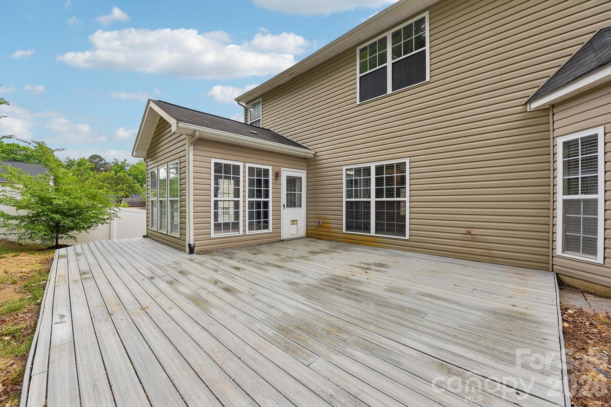 8718 Buttonwood Court Charlotte NC 28215