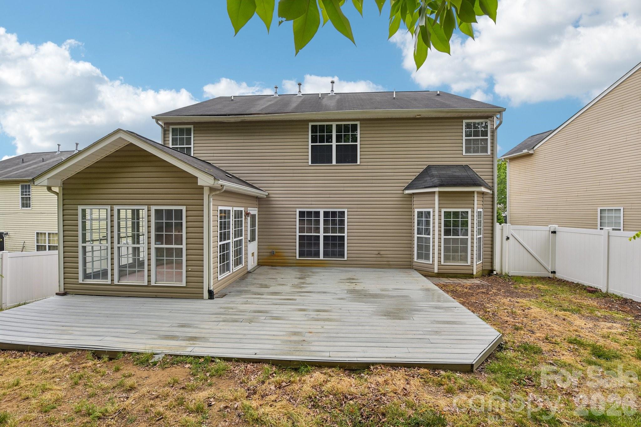 8718 Buttonwood Court Charlotte NC 28215