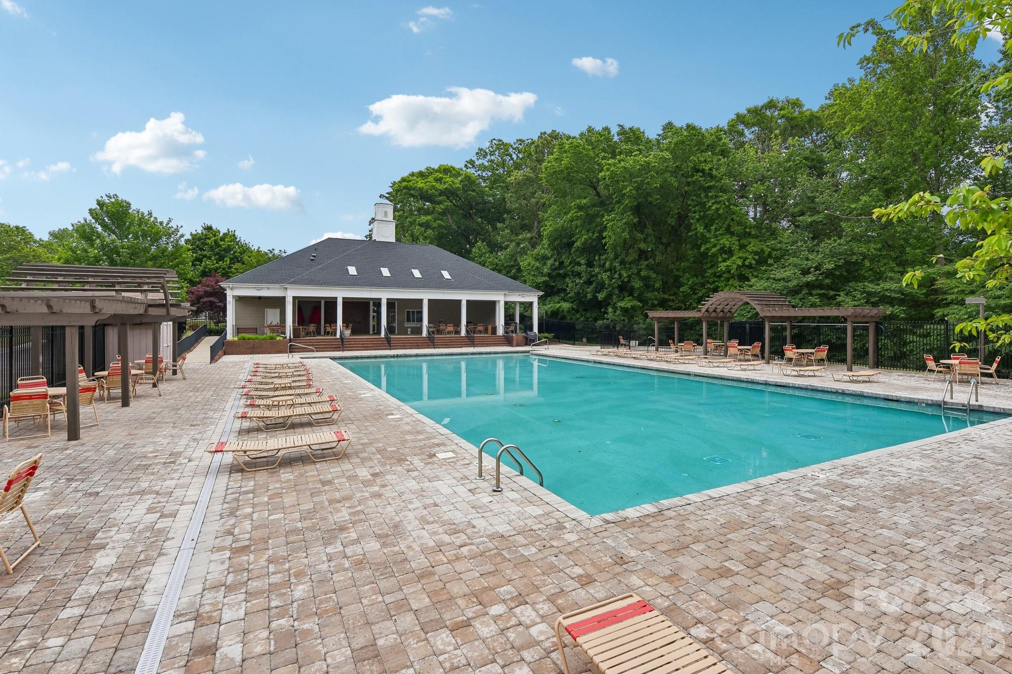 8718 Buttonwood Court Charlotte NC 28215