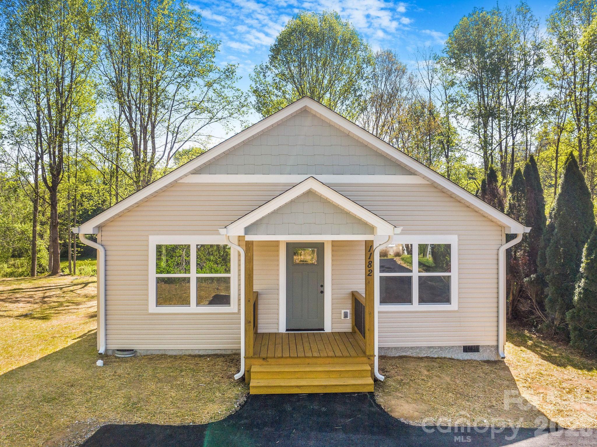 1182 Crabtree Road Waynesville NC 28785