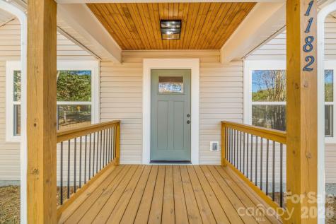 1182 Crabtree Road Waynesville NC 28785