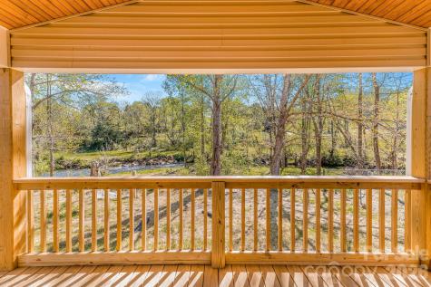 1182 Crabtree Road Waynesville NC 28785