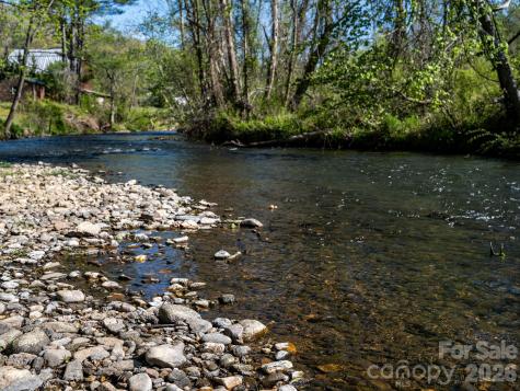 1182 Crabtree Road Waynesville NC 28785