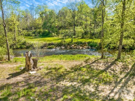 1182 Crabtree Road Waynesville NC 28785