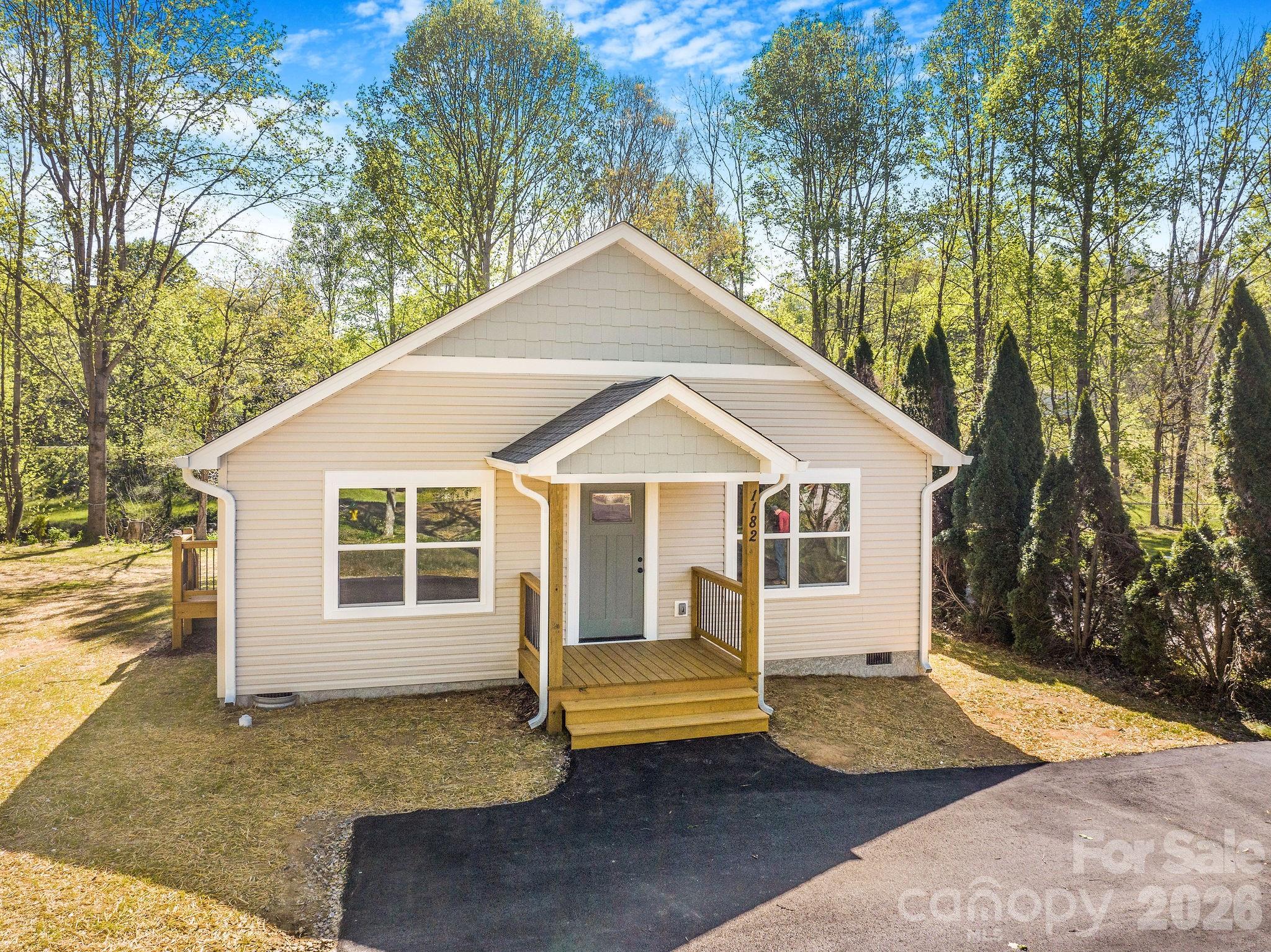 1182 Crabtree Road Waynesville NC 28785