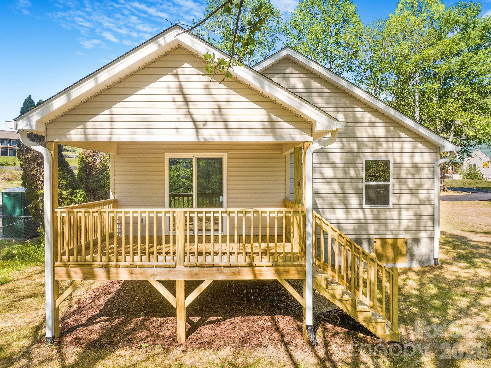 1182 Crabtree Road Waynesville NC 28785