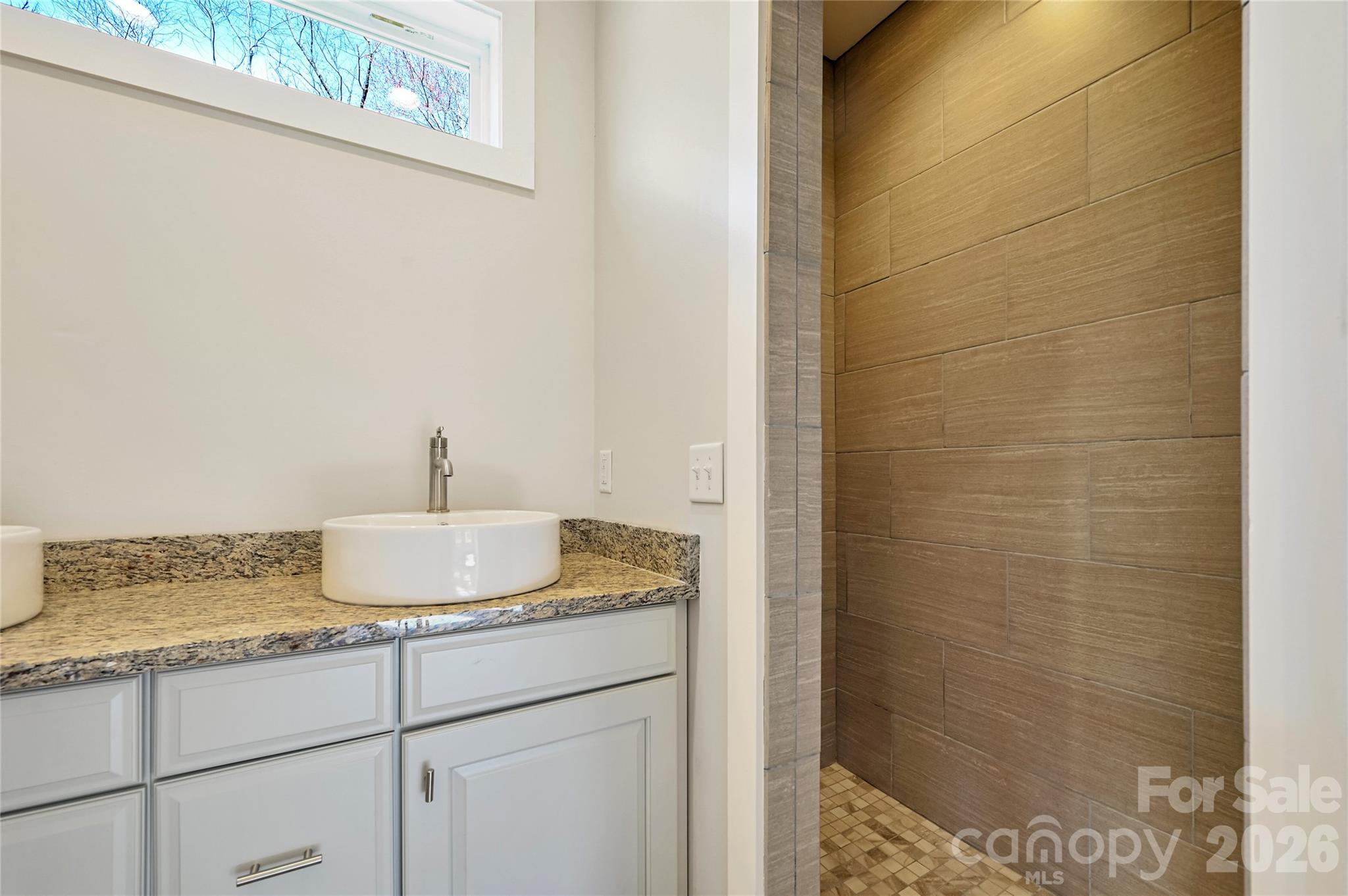 22 Ben Lippen Road Asheville NC 28806