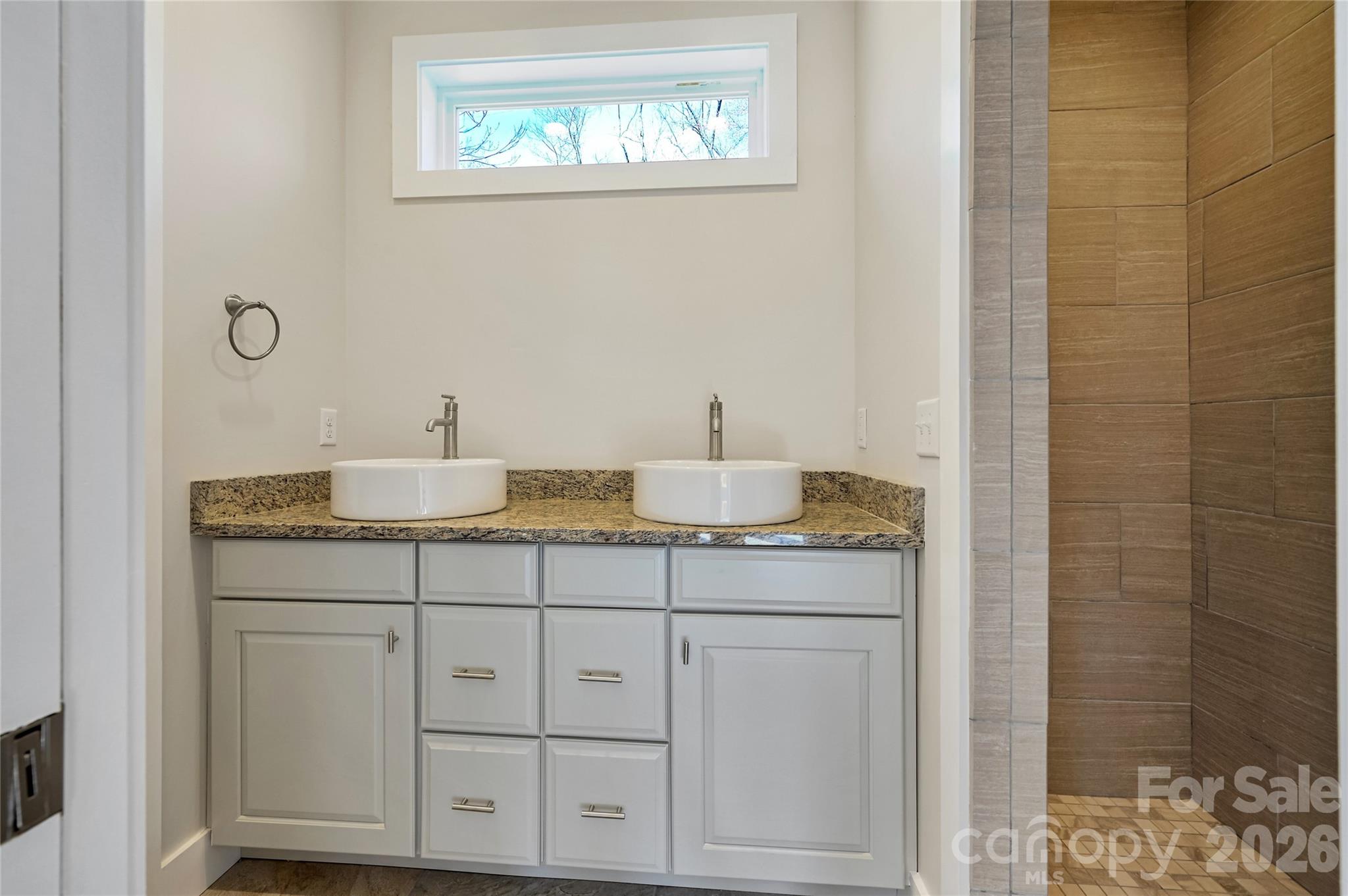 22 Ben Lippen Road Asheville NC 28806