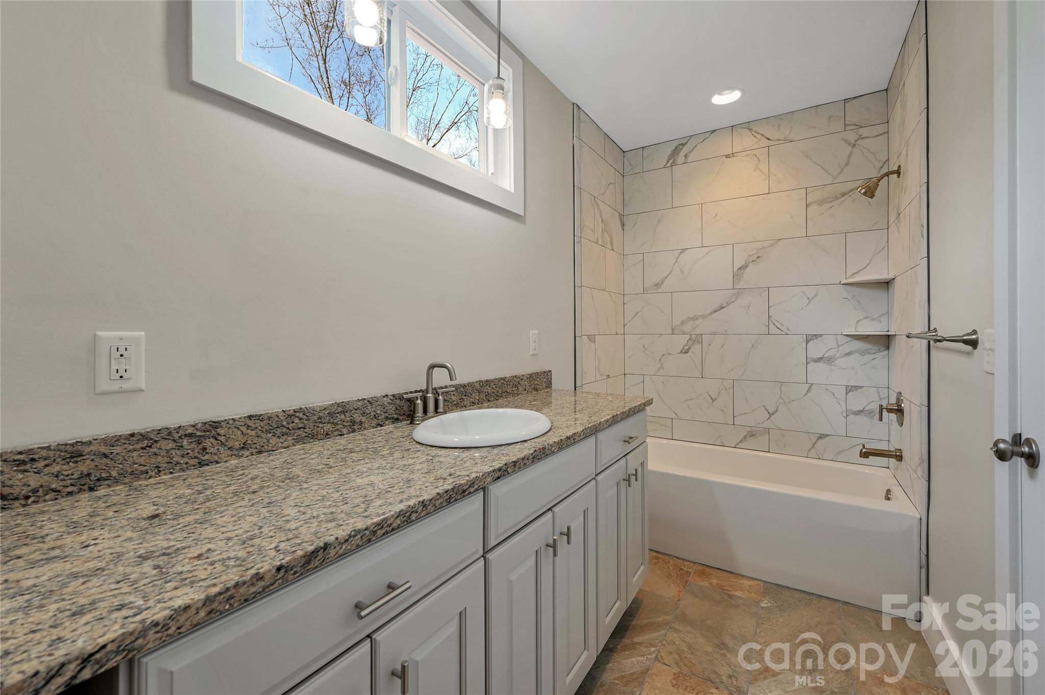22 Ben Lippen Road Asheville NC 28806