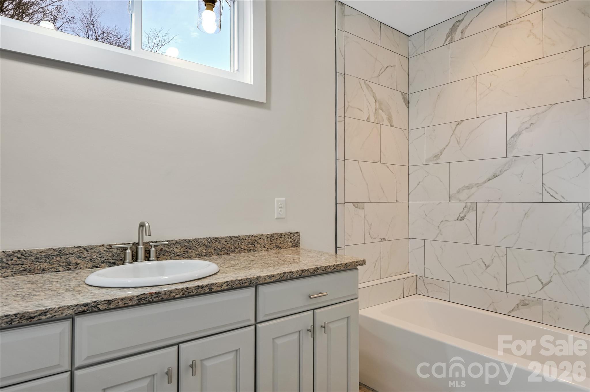 22 Ben Lippen Road Asheville NC 28806