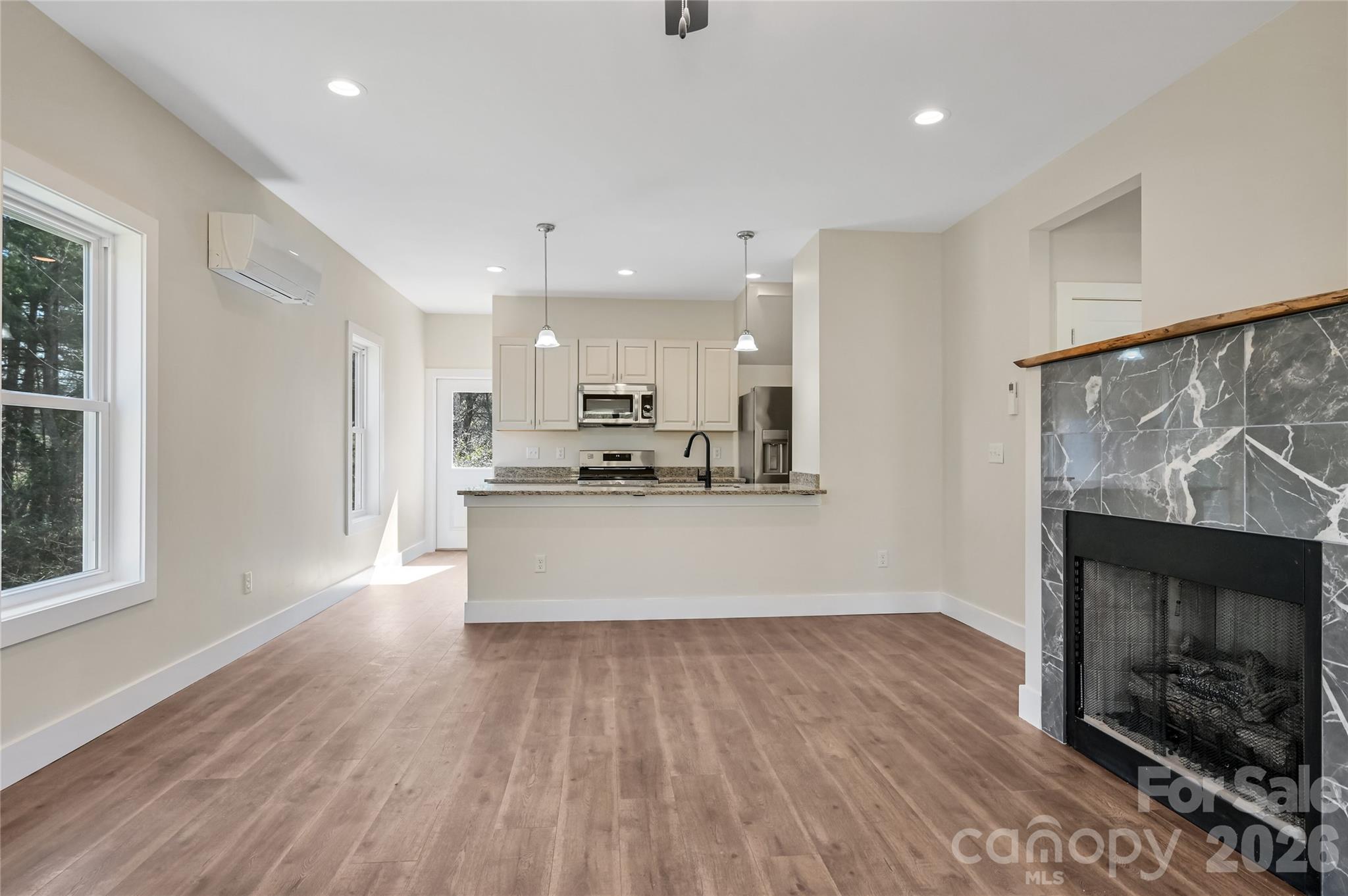 22 Ben Lippen Road Asheville NC 28806