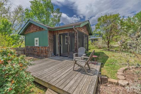 18 Hopedale Circle Asheville NC 28806