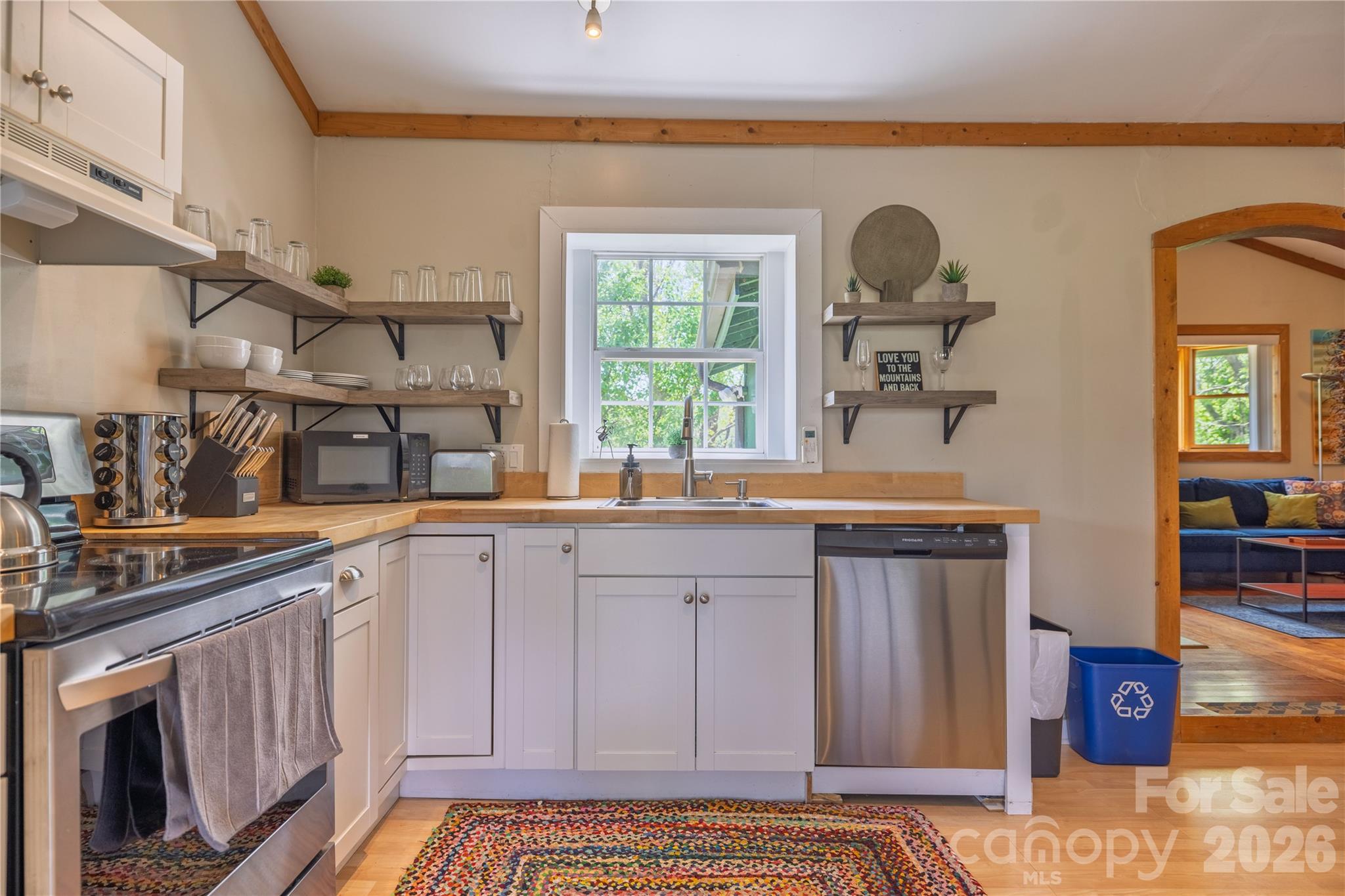 18 Hopedale Circle Asheville NC 28806