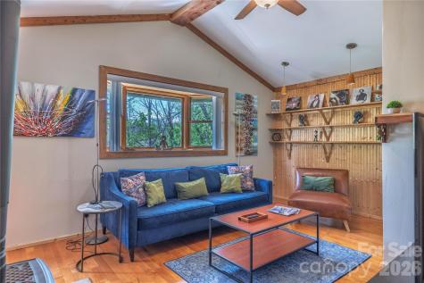 18 Hopedale Circle Asheville NC 28806