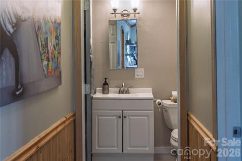 18 Hopedale Circle Asheville NC 28806