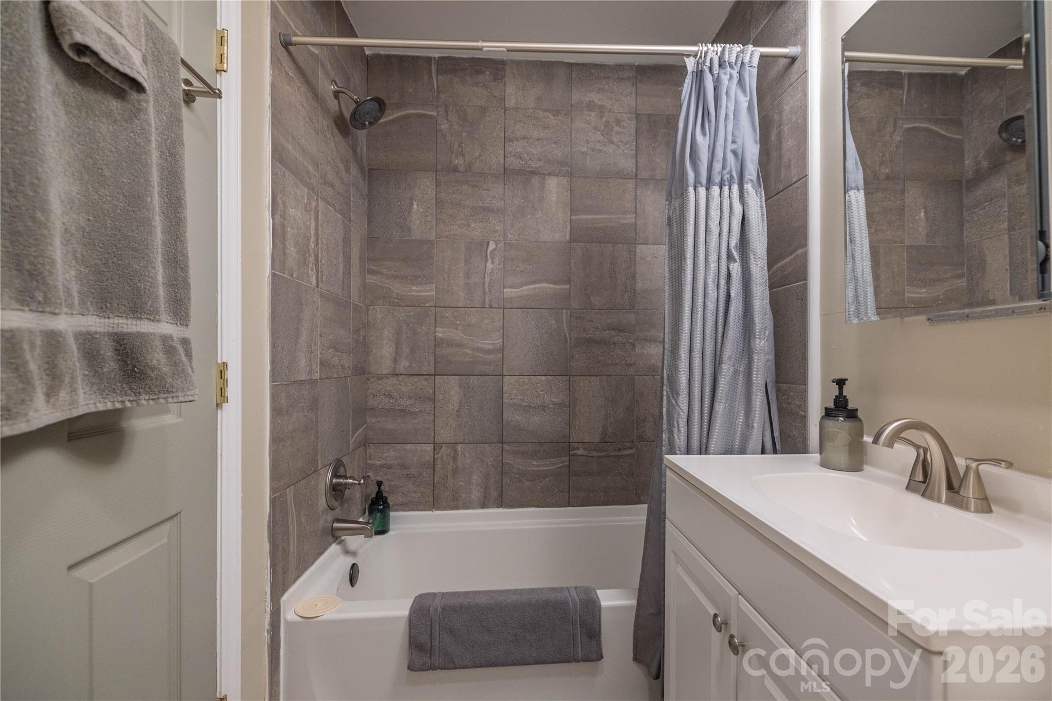 18 Hopedale Circle Asheville NC 28806