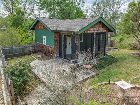 18 Hopedale Circle Asheville NC 28806