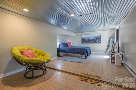 18 Hopedale Circle Asheville NC 28806