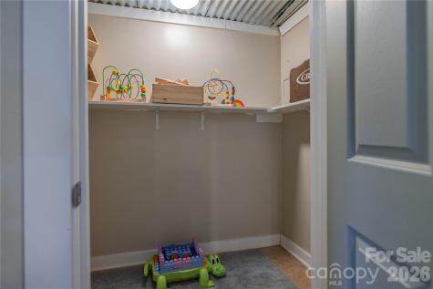 18 Hopedale Circle Asheville NC 28806