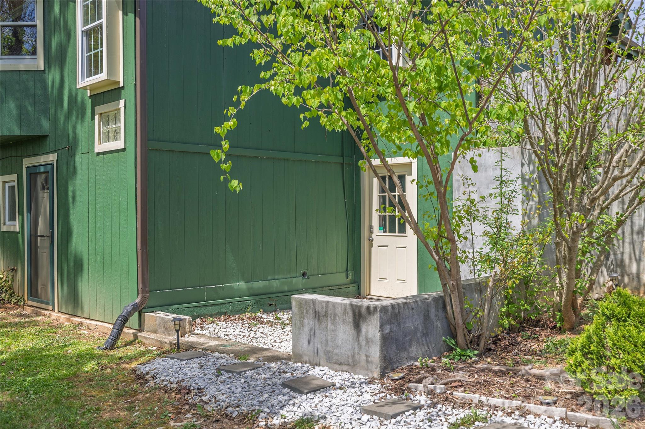 18 Hopedale Circle Asheville NC 28806