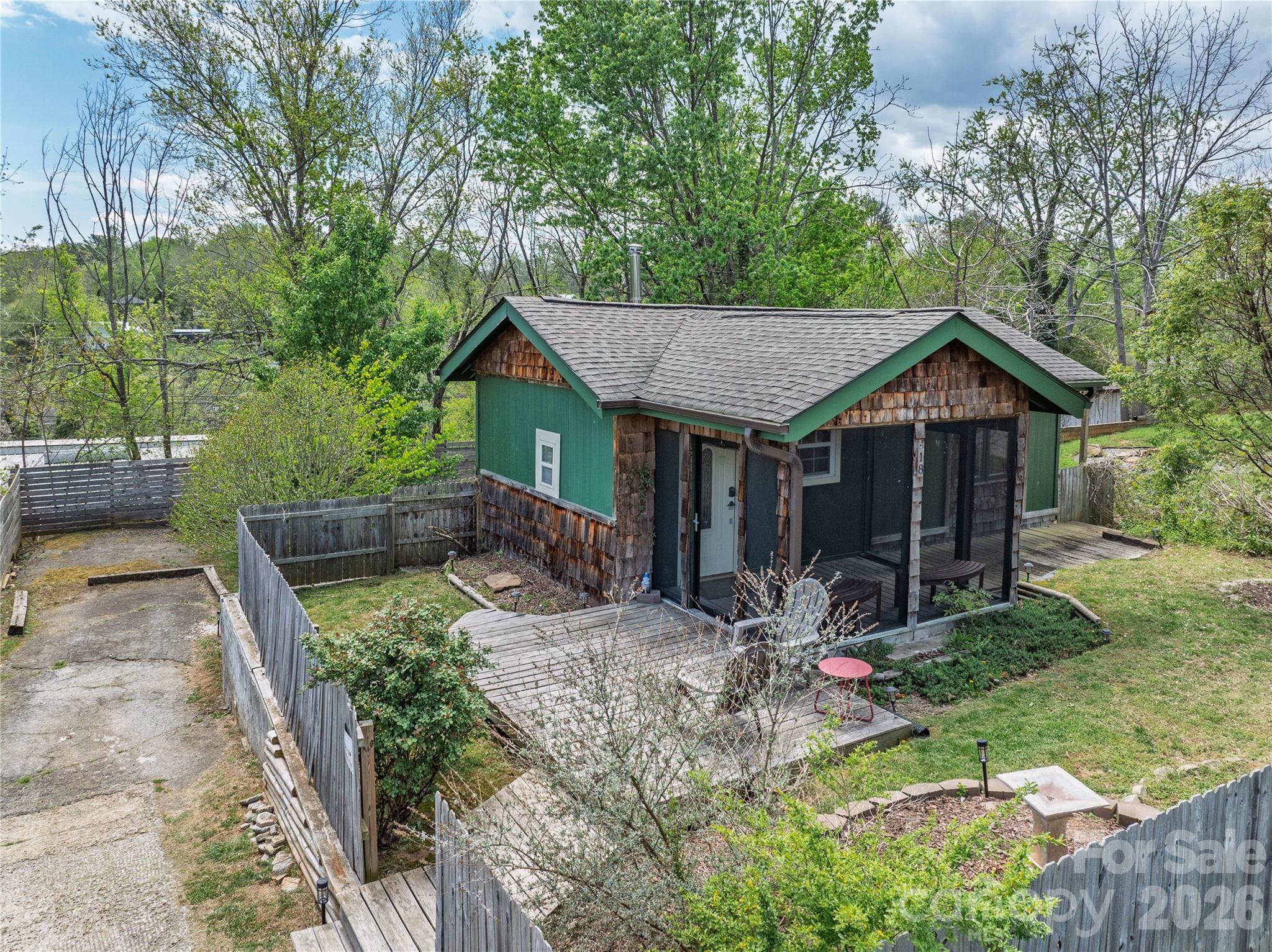 18 Hopedale Circle Asheville NC 28806