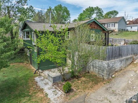18 Hopedale Circle Asheville NC 28806
