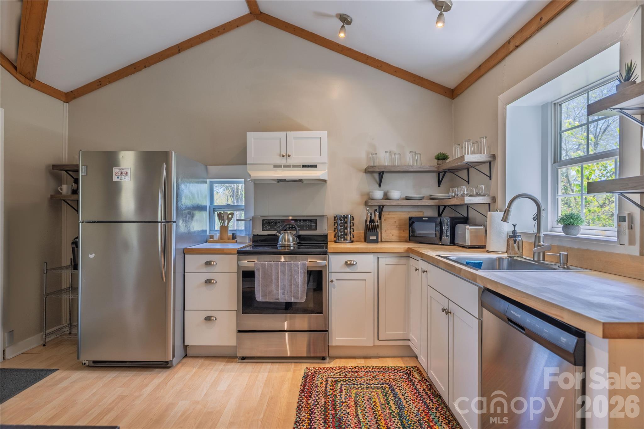 18 Hopedale Circle Asheville NC 28806