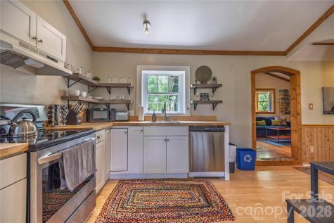 18 Hopedale Circle Asheville NC 28806