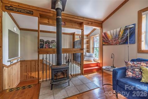 18 Hopedale Circle Asheville NC 28806