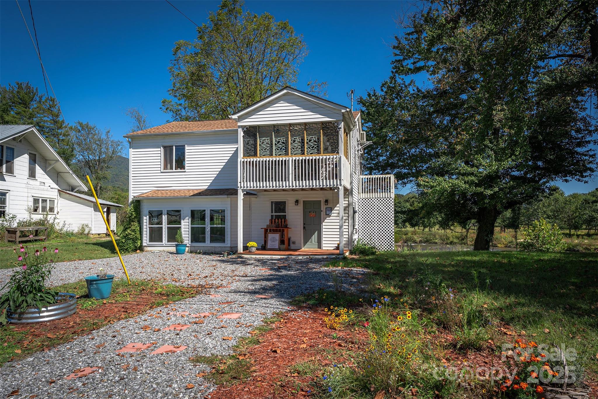 3755 Broad Street Clyde NC 28721