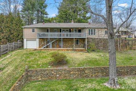 212 Holtzclaw Street Canton NC 28716