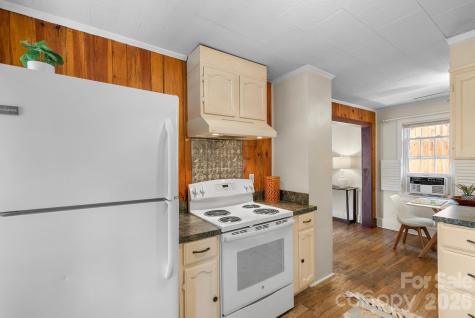 212 Holtzclaw Street Canton NC 28716
