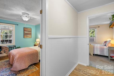 212 Holtzclaw Street Canton NC 28716