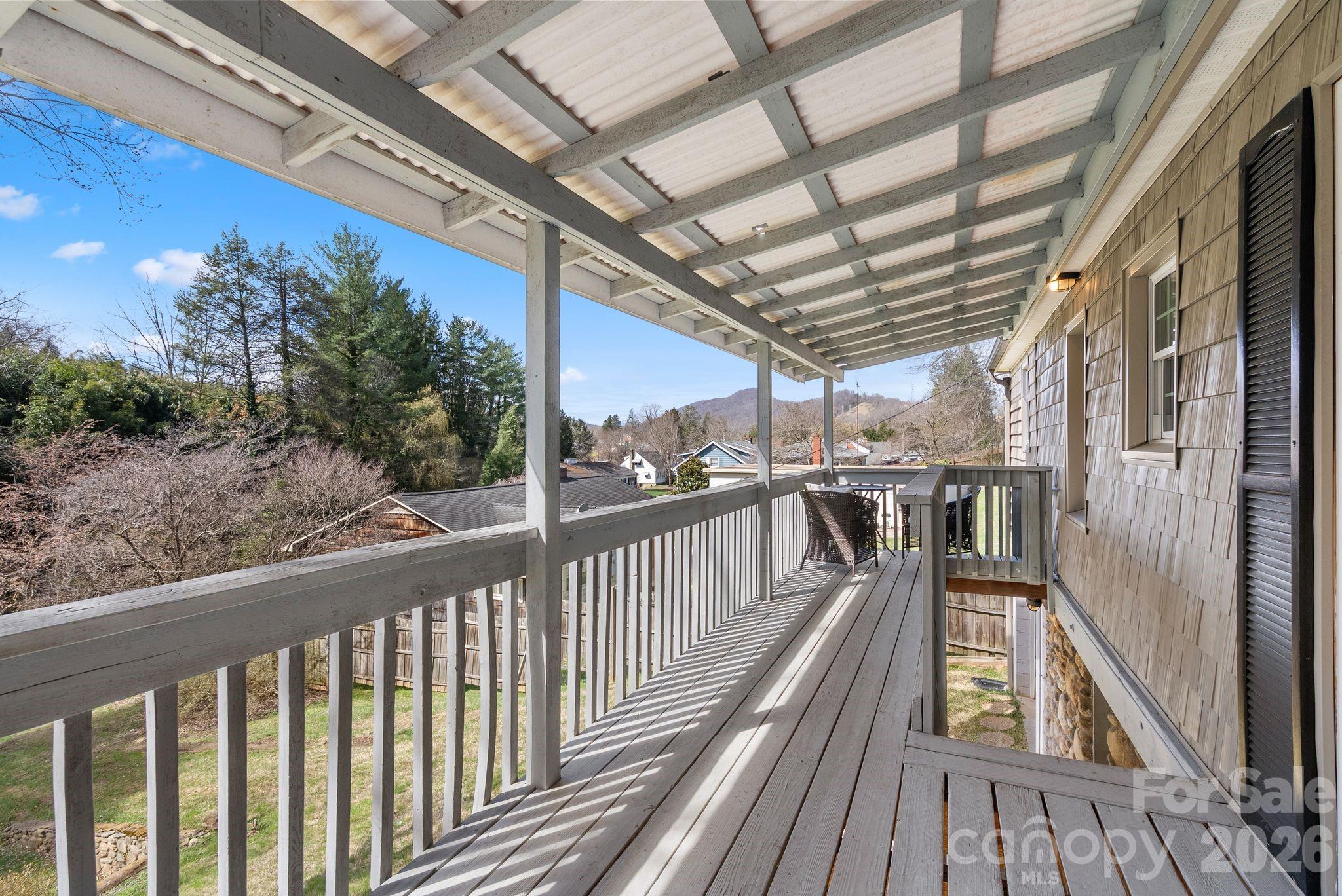 212 Holtzclaw Street Canton NC 28716