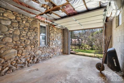 212 Holtzclaw Street Canton NC 28716